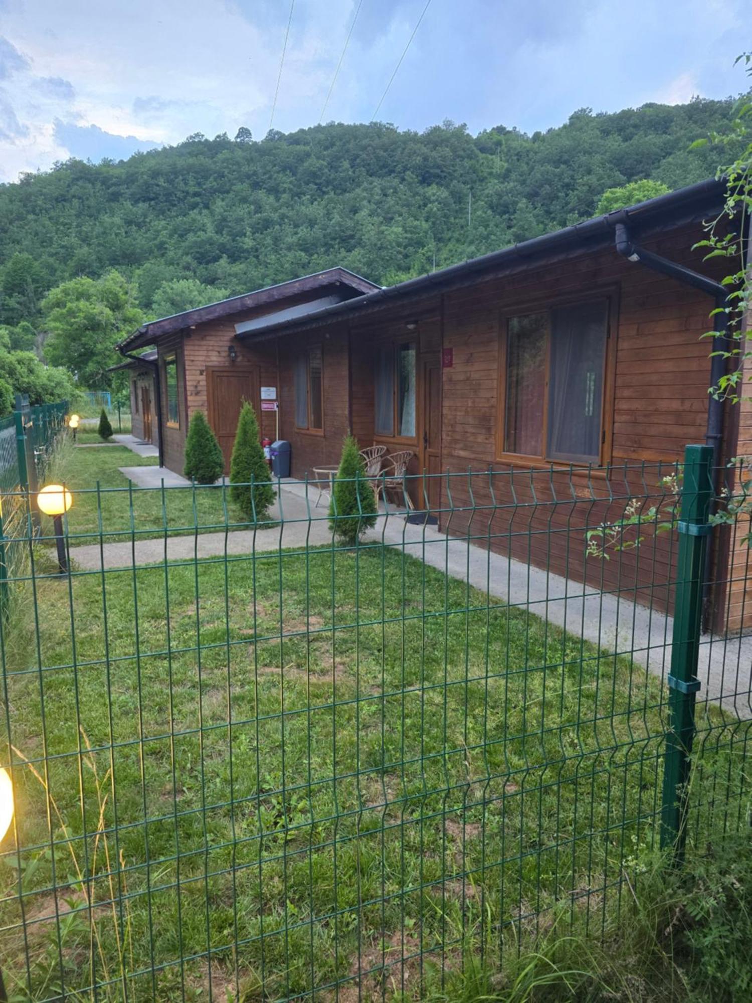 Еко Бунгала Trun Exterior photo